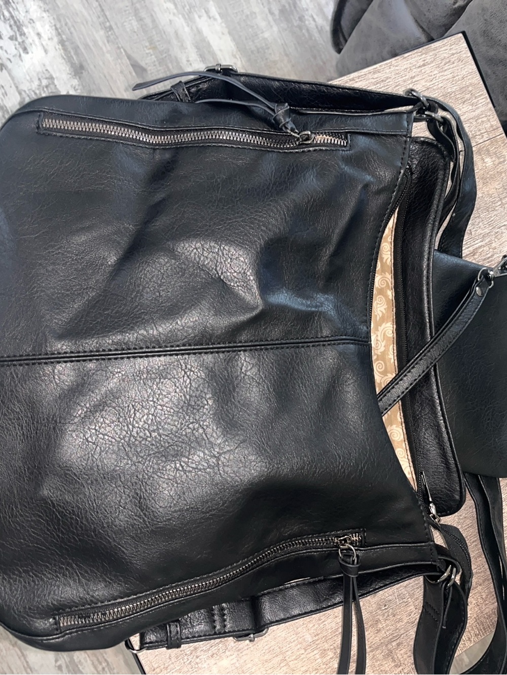 Black Leather Bag Shoulder/Backpack with Removable Pouch - Picture 3 of 8